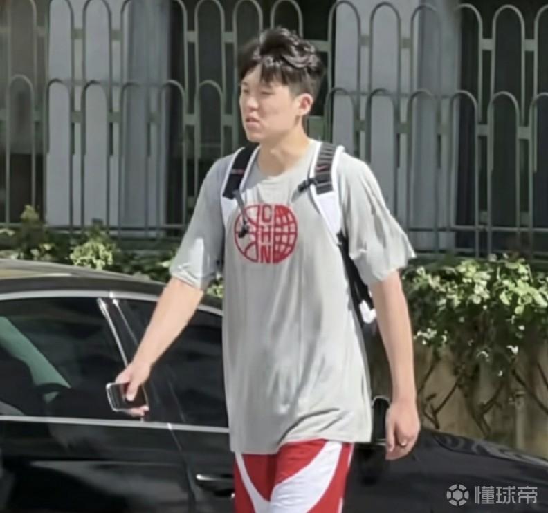 备战世预赛,杨瀚森、曾凡博和贺希宁已经与男篮国家队会合
